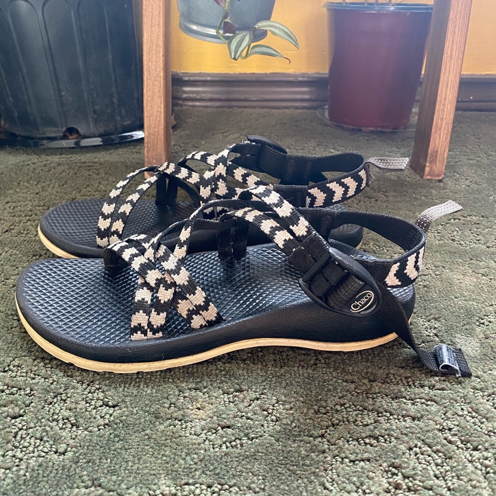 Chacos Size 5